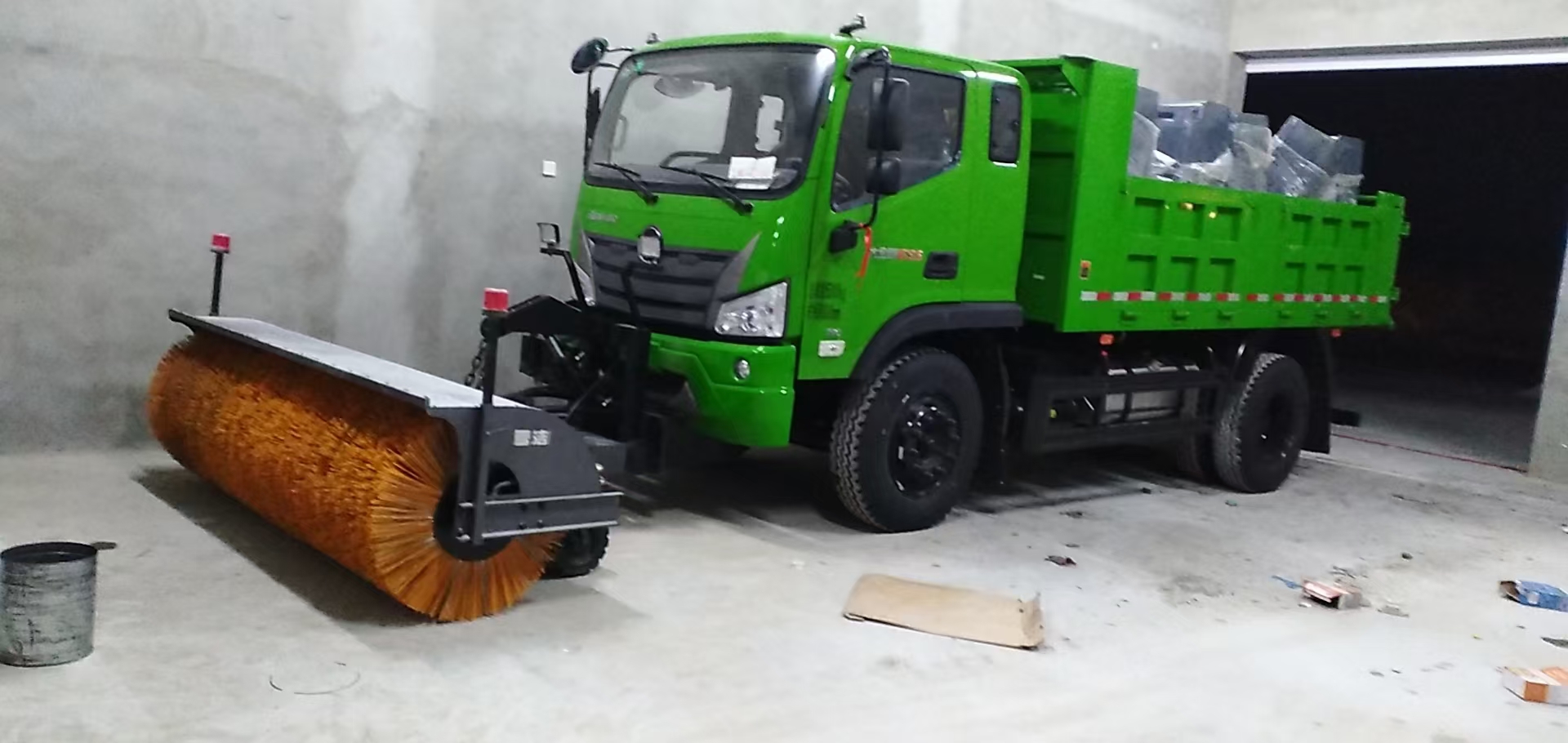 前置式清雪滚刷